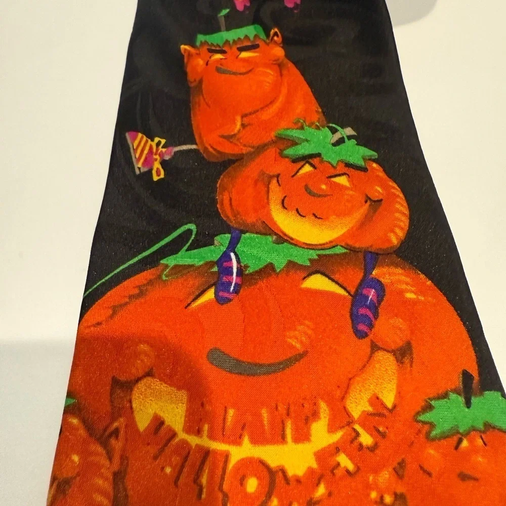 Vintage Hallmark Halloween Pumpkin Themed Tie